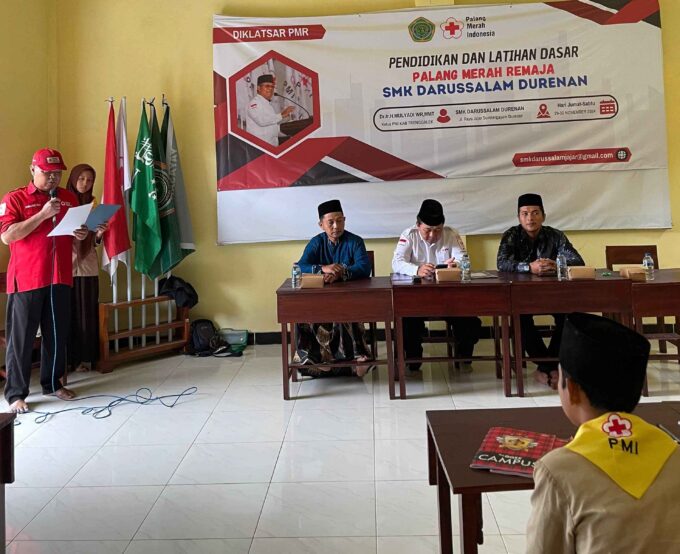 Pendidikan dan Latihan Dasar Palang Merah Remaja SMK Darussalam Durenan