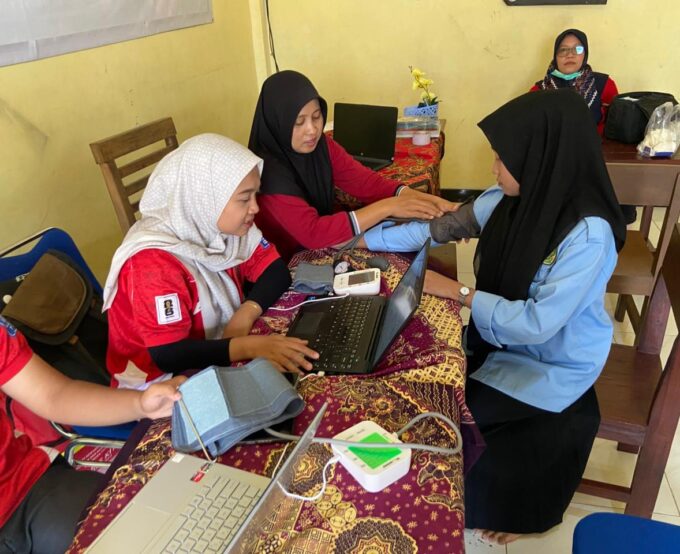 Cegah Sejak Dini: Screening Kesehatan Siswa SMK Darussalam Durenan oleh Puskesmas Baruharjo