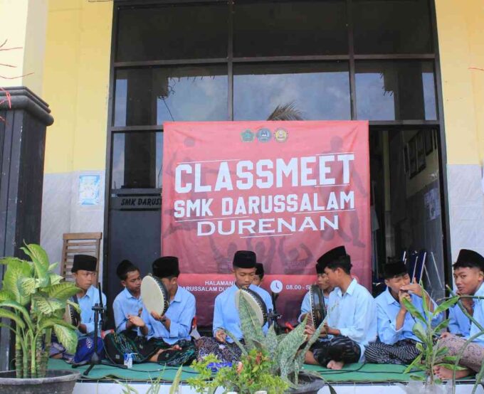 Gemuruh Shalawat Menutup Class Meeting: Hadrah dan Pembagian Hadiah Warnai Hari Terakhir Class Meeting Tahun 2025 SMK Darussalam Durenan