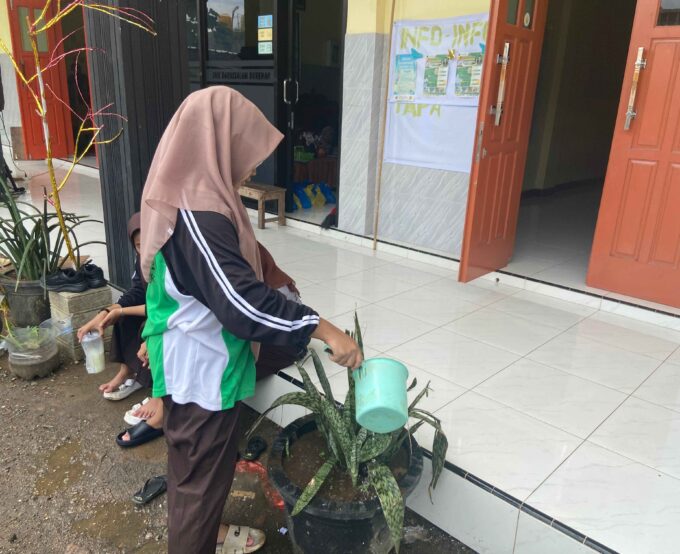 Fun and Clean SMK Darussalam Durenan: Bersih Lingkungan, Sehat Jiwa, Kuat Karakter