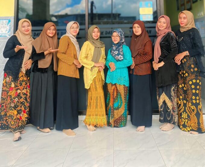 Dari Upacara Hingga Lomba Seru, Hari Kartini di SMK Darussalam Durenan Bikin Heboh!