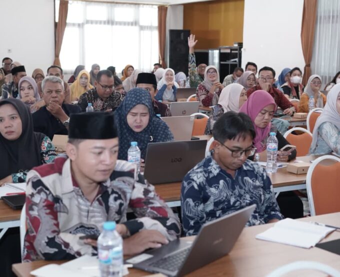 Bangun Pendidikan Berkualitas, SMK Darussalam Durenan Ikuti Bimtek Akreditasi di BBPMP Jatim