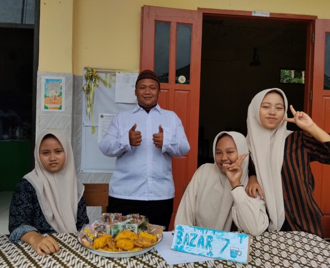 Semarak Hari Kartini Day 2: Bazar dan Lomba Siswa Meriahkan SMK Darussalam Durenan