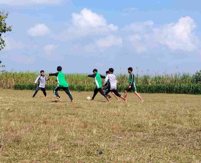 CLASSMEETING DAY 2 SMK DARUSSALAM DURENAN BERLANGSUNG SERU MELALUI TURNAMEN FUTSAL